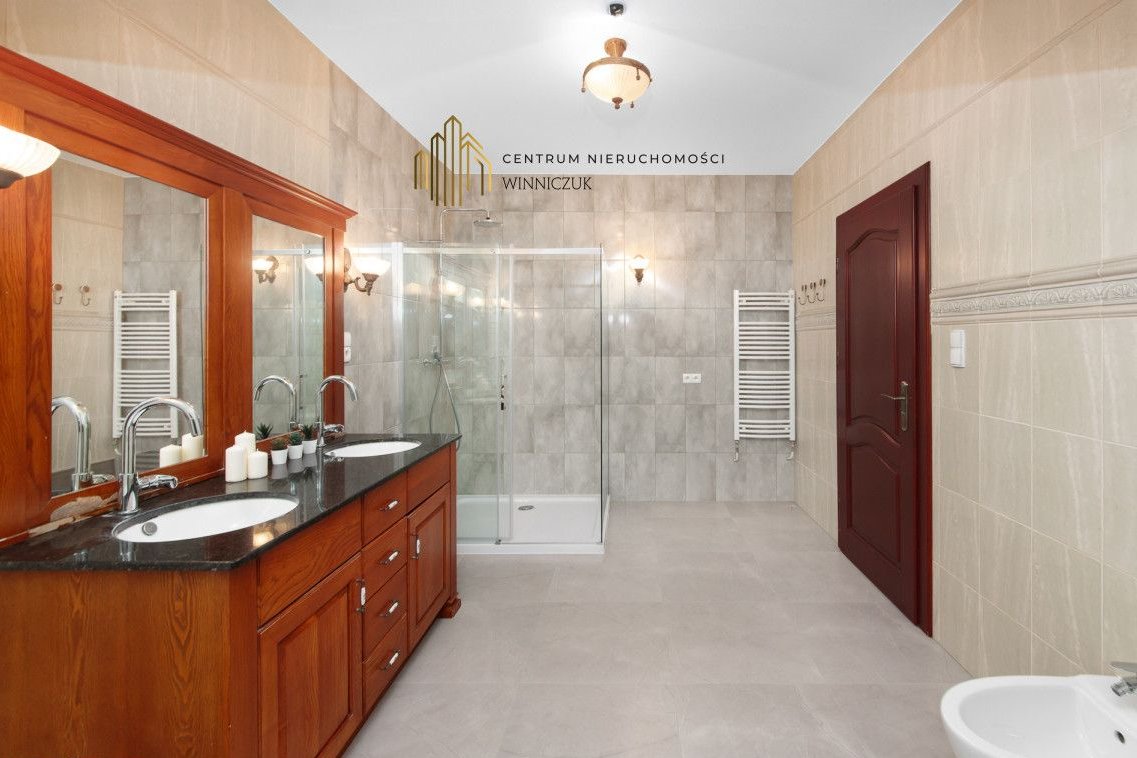 Rezydencja z basenem tuż przy lesie |Ligota Piękna