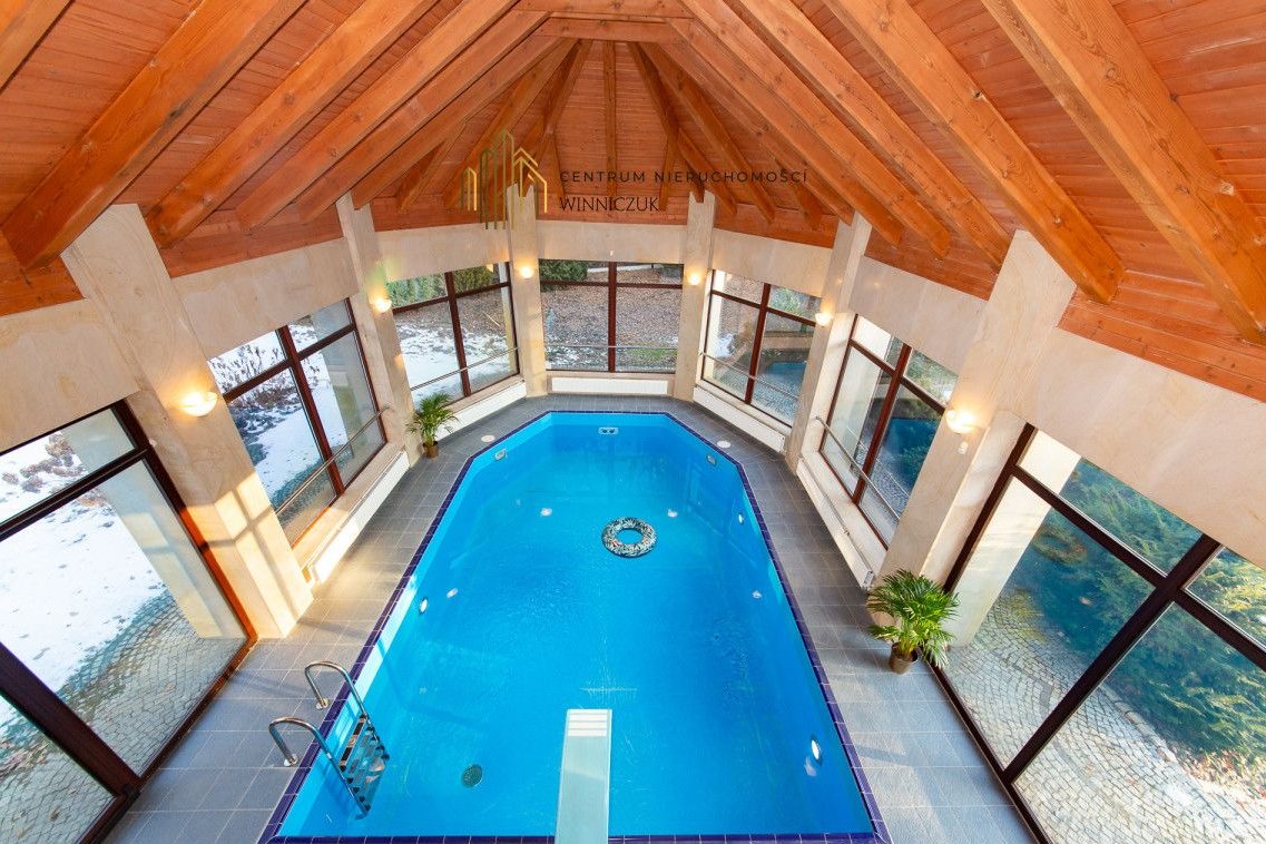 Rezydencja z basenem tuż przy lesie |Ligota Piękna