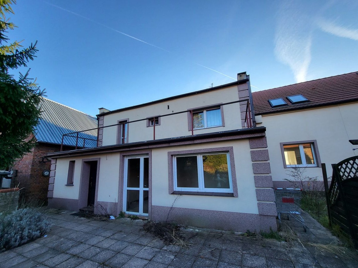 | 2 domy + budynki usługowo gospodarcze | Brodno k/Środy Śląskiej