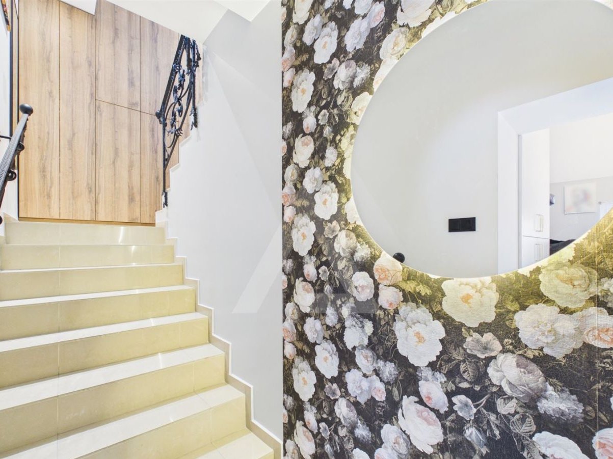 Niezwykła nieruchomość na sprzedaż w Łochowie