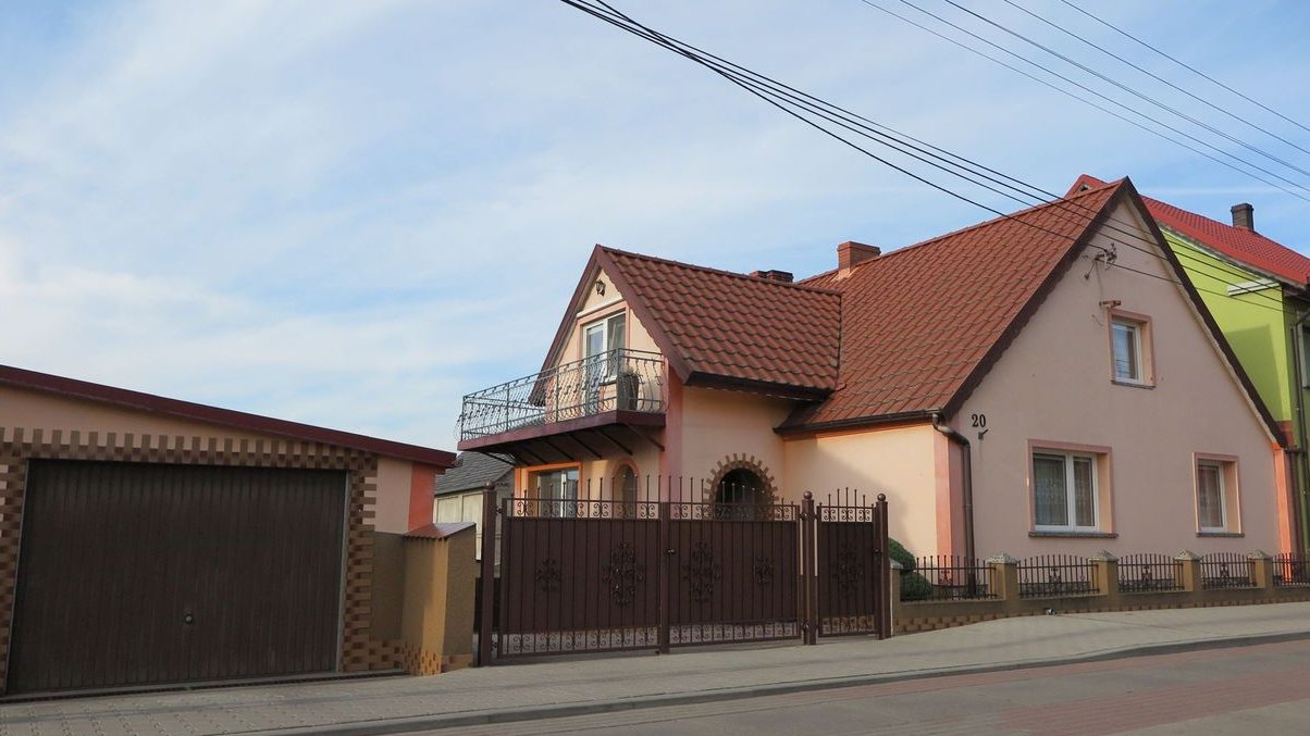 WYJĄTKOWY DOM NA WSI – DWA MIESZKANIA I PRYWATNY DOSTĘP DO RZEKI OBRA