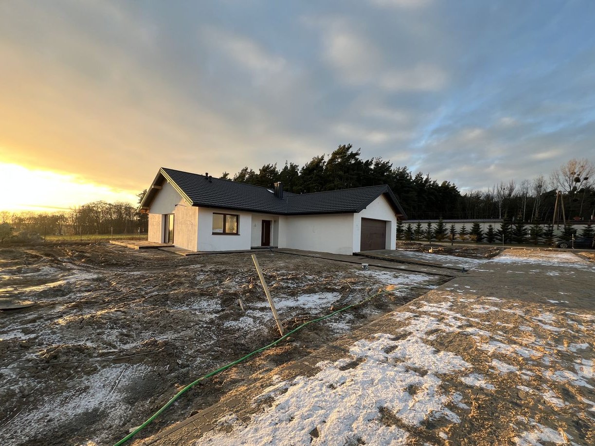 Dom wolnostojący w stanie deweloperskim-osiedle zamknięte-duża działka