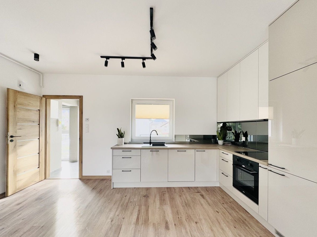 2 pokoje/ balkon/ ogrzewanie podłogowe z miasta