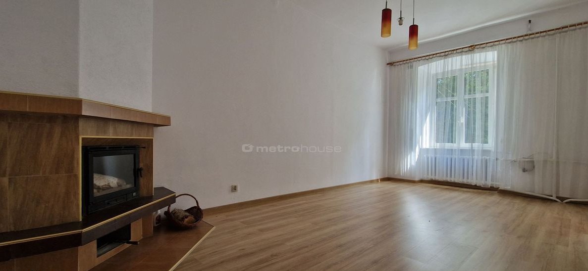 Urocze Mieszkanie w Historycznym Dworku