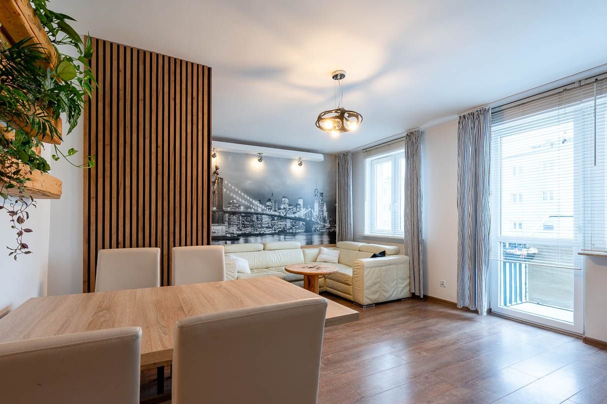 Mieszkanie trzypokojowe na Kmieciach