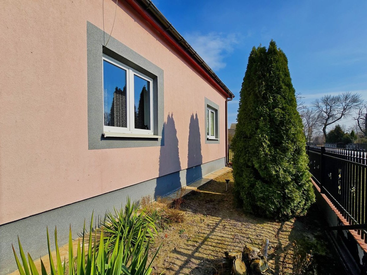 Dom na wsi na działce 2400 m2, letnia kuchnia, piwniczka, budynek gosp