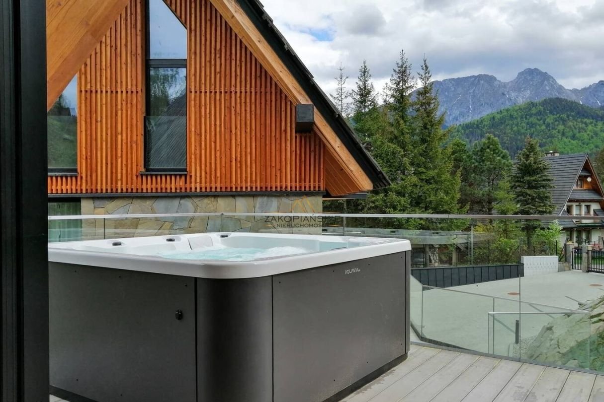 Dom z jacuzzi i widokiem na Giewont - Zakopane
