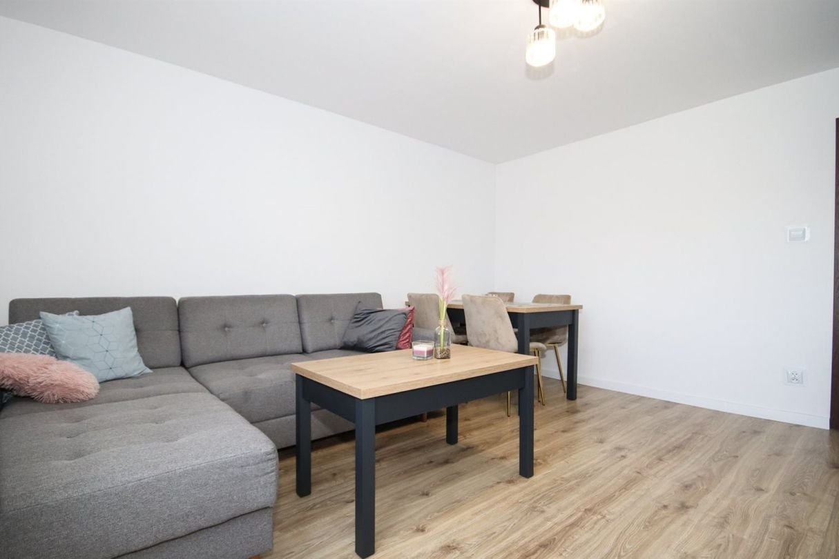 3 pokoje, osobno kuchnia, po remoncie, garaz