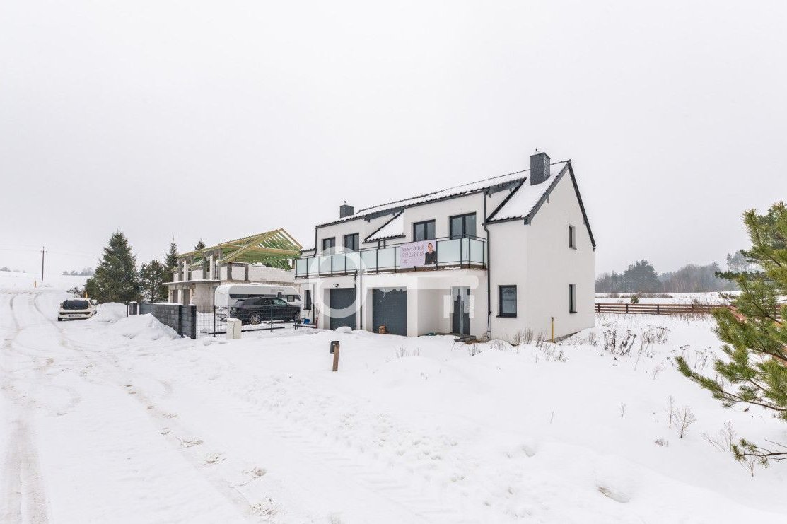 Nowoczesny dom spokojnej okolicy