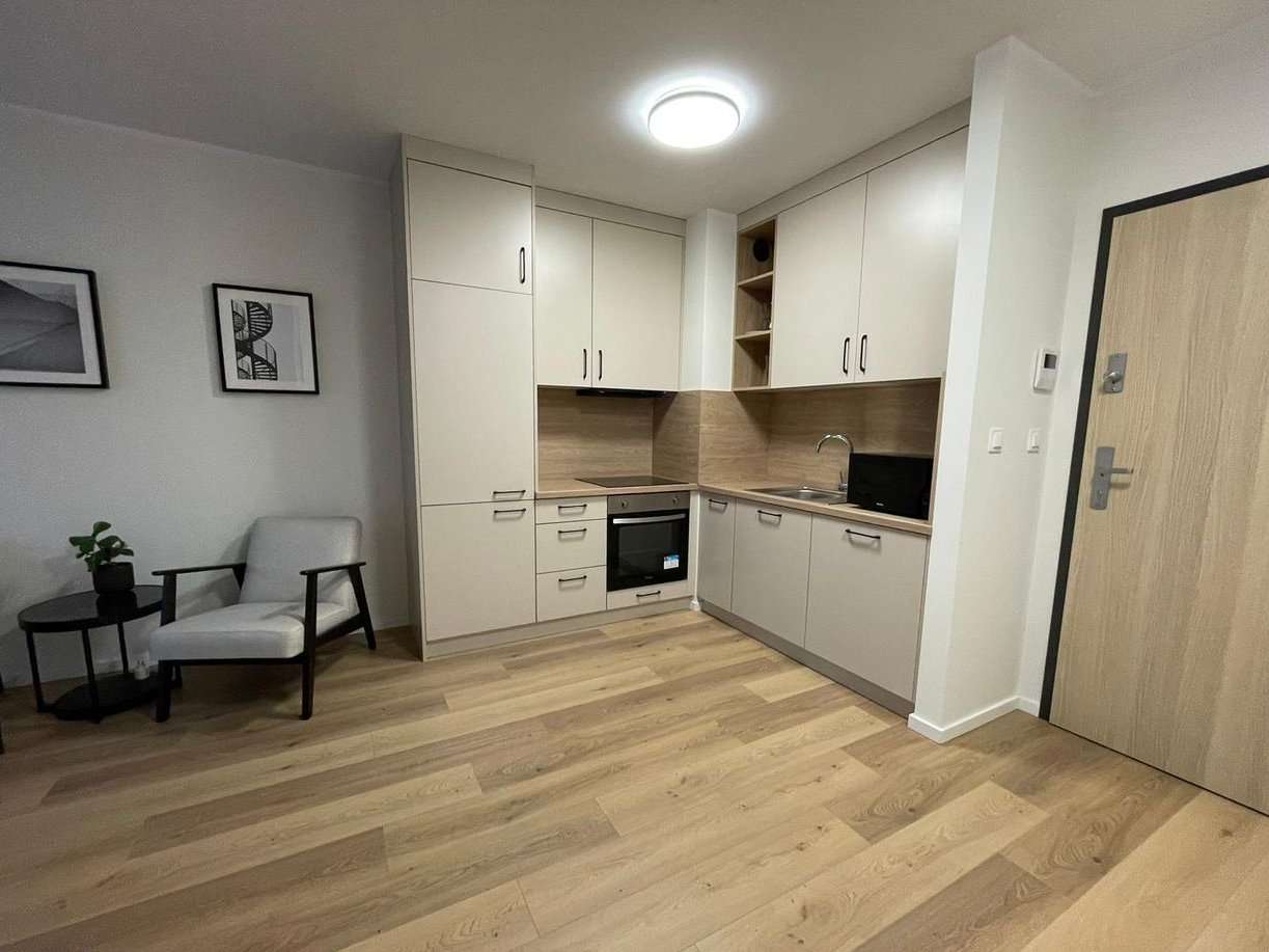 ‼️Hala Garażowa -> Metro Karolin -> Factory -> Dni otwarte do soboty‼️