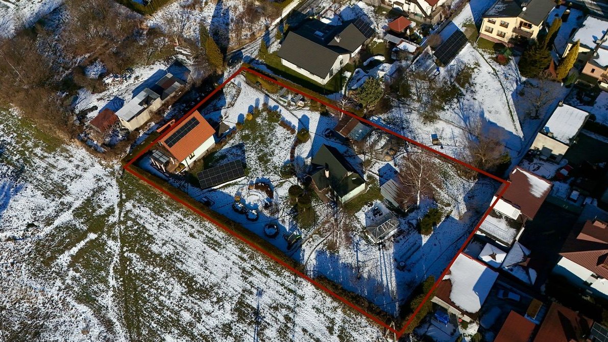 Atrakcyjna oferta! Dwa domy wolnostojące, duża działka, fotowoltaika!