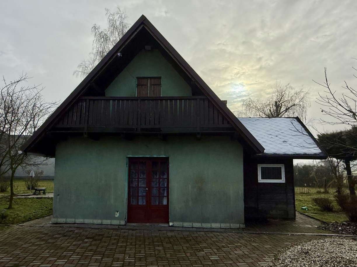 Atrakcyjna oferta! Dwa domy wolnostojące, duża działka, fotowoltaika!