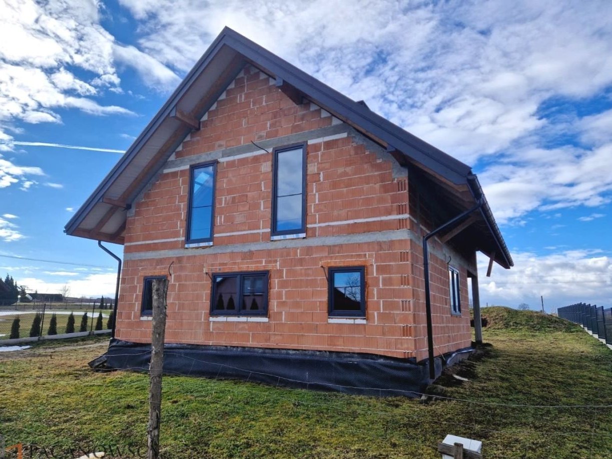 Dom, 132,86 m², Wilków