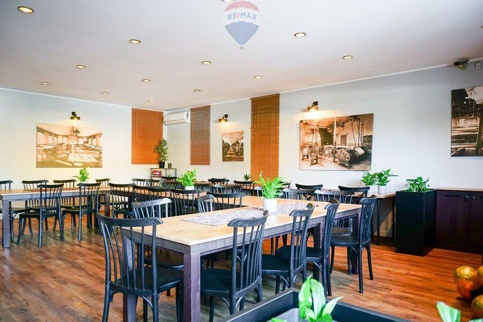 Dom 275m2 z usługowym parterem, Żyrardów