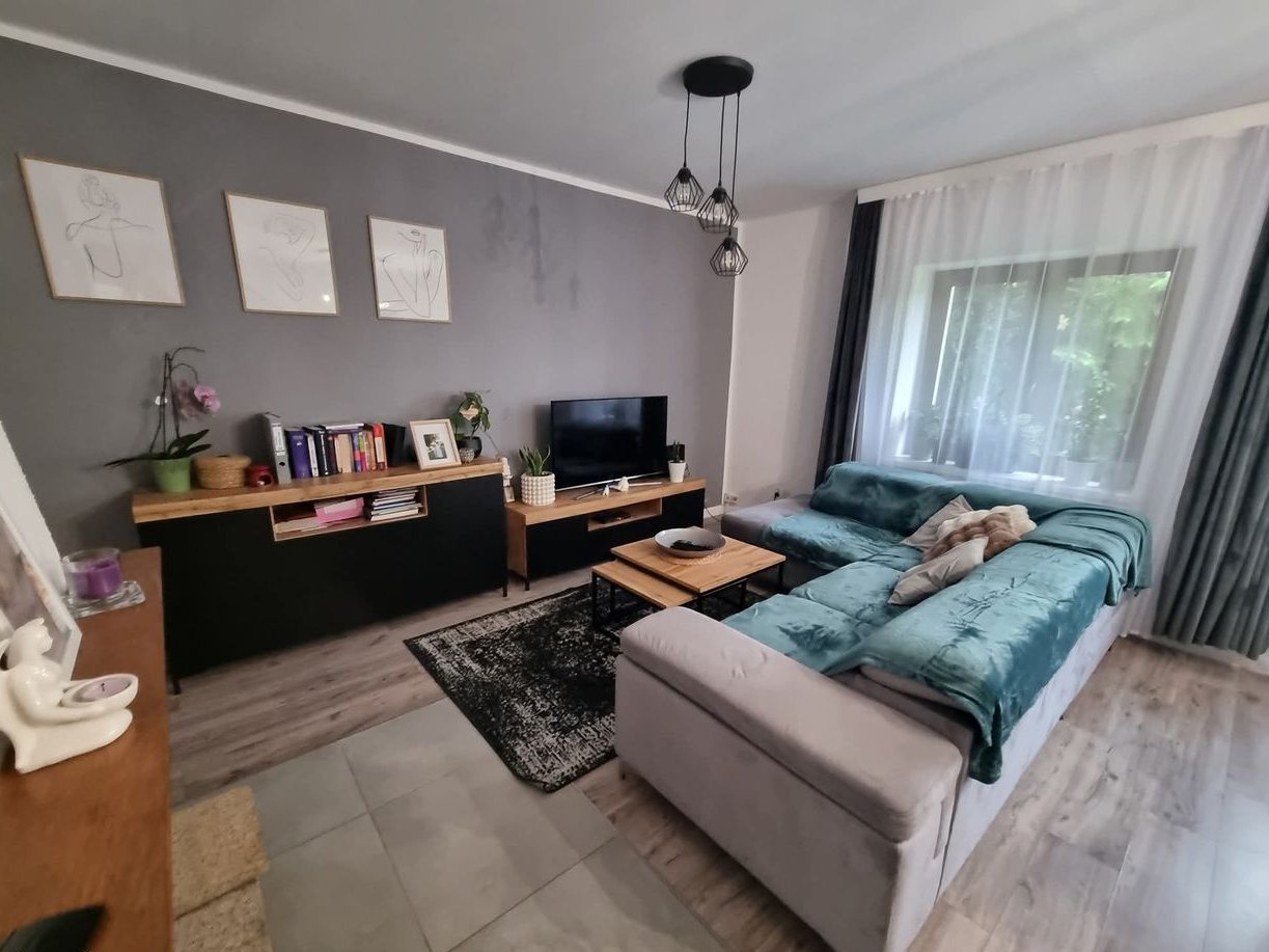 Piękny dom w Ciesławiu z bardzo dużą działką