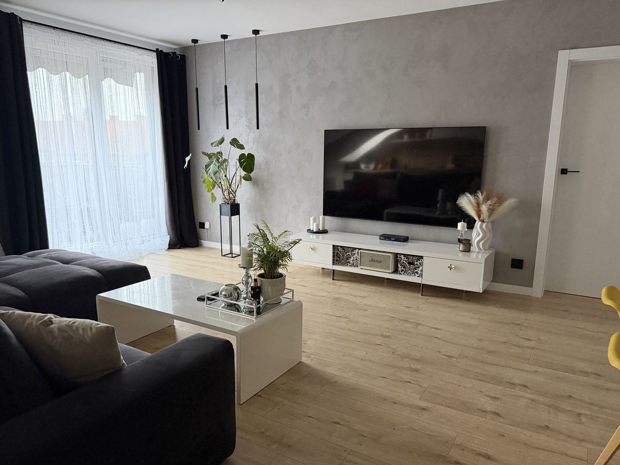 Sprzedam przestronne mieszkanie w Warzymicach bez pośredników !