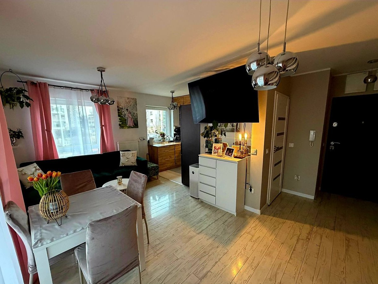 Przestronne dwupoziomowe mieszkanie na złotnikach