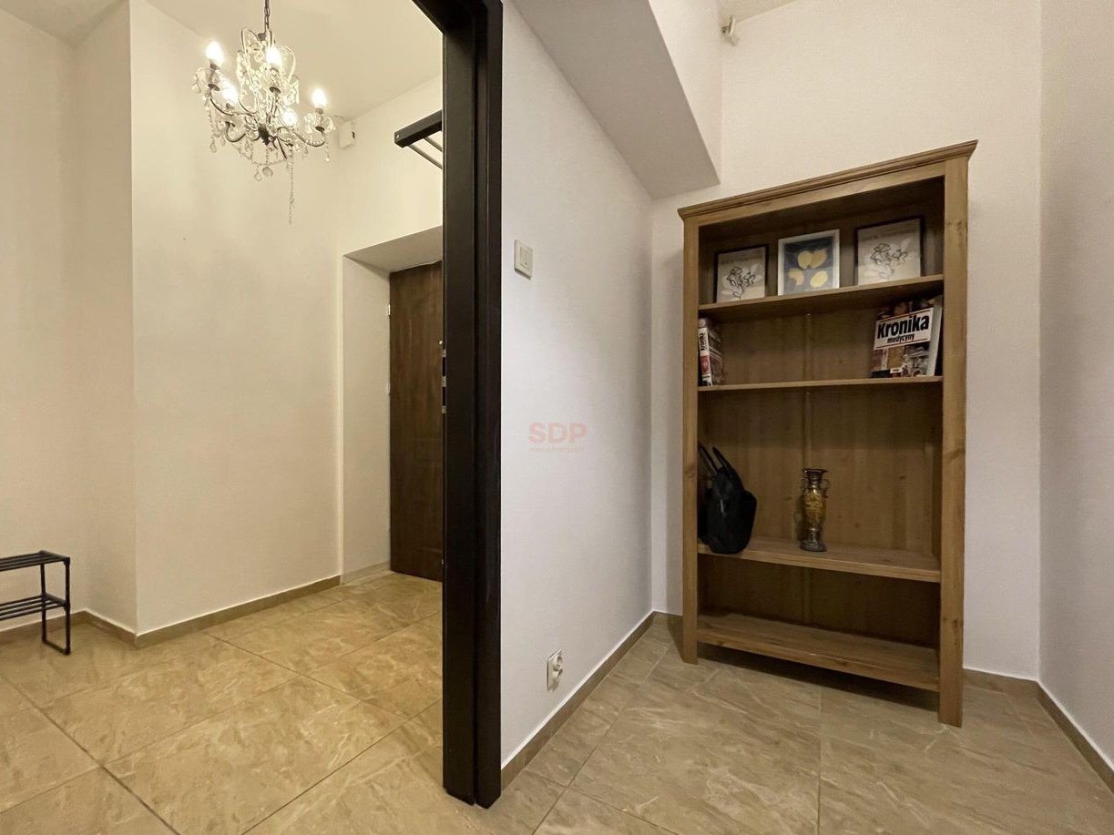 3 pokoje po remoncie w kamienicy po całkowitej rewitalizacji