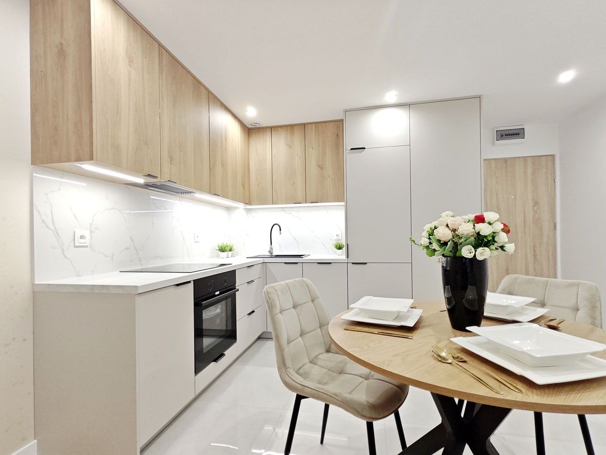 3 pokoje // 45 m2 // balkon Loggia ! // wykończone pod klucz