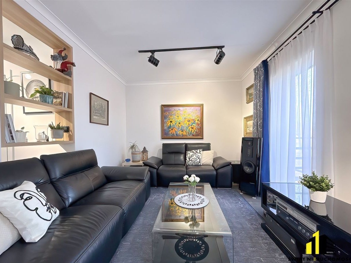 Nowoczesne dwupoziomowe mieszkanie w Jasienicy