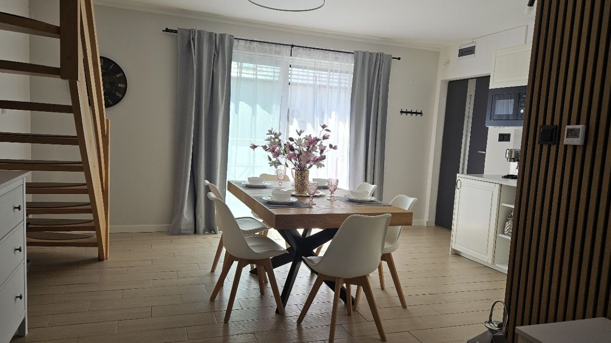 Nowoczesne mieszkanie z balkonem w Pobierowie