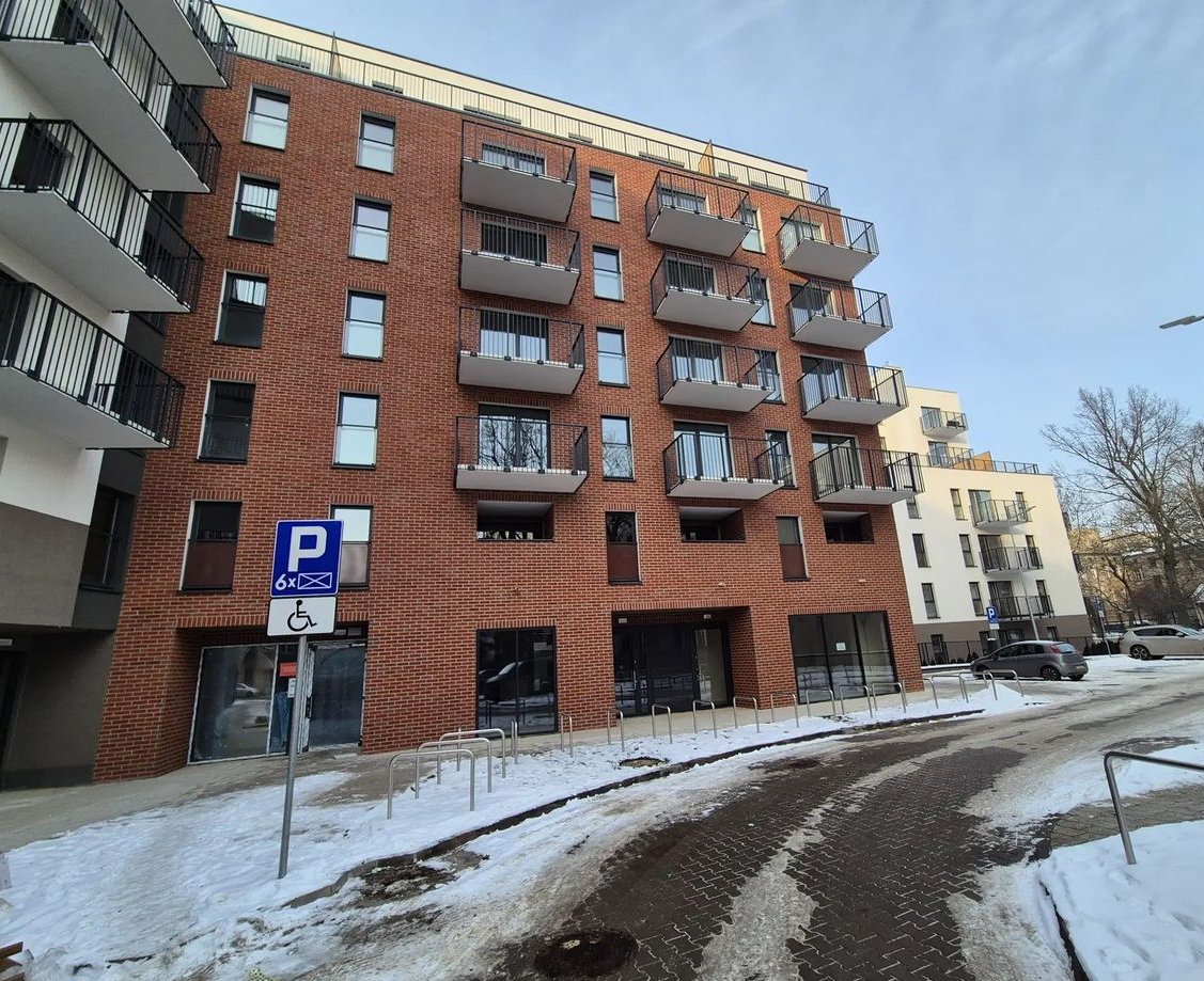 ŚWIEŻO ODDANY BLOK !!! Ścisłe Centrum !!! GARAŻ - 10.000 PLN !!!