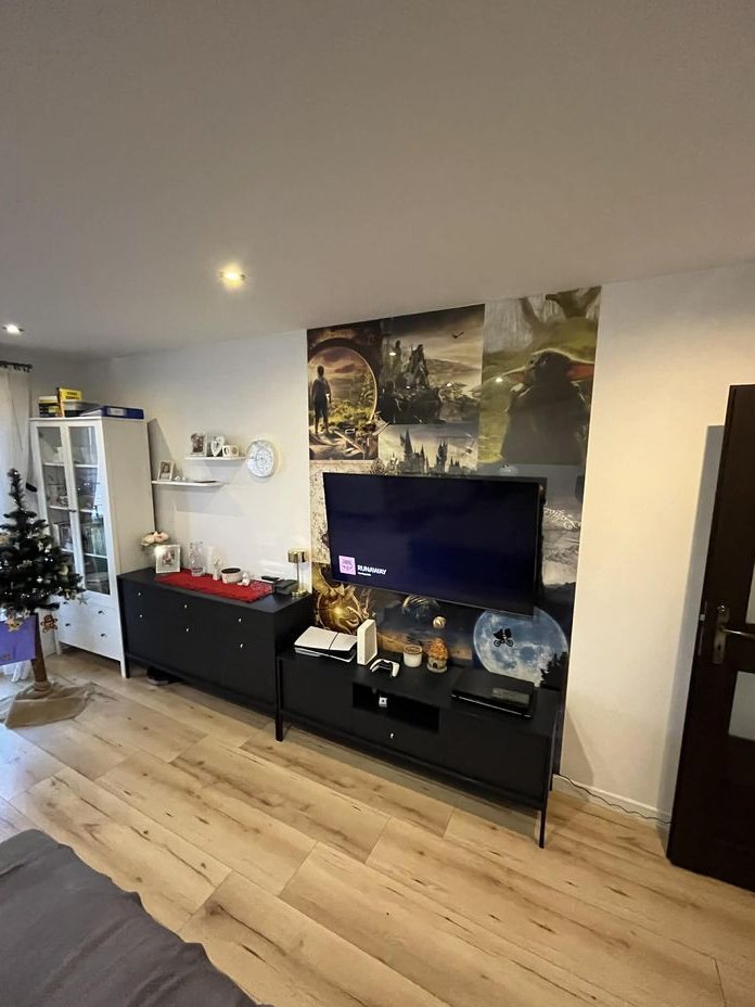 M-3 ( dwa nie przejściowe pokoje) z dużym balkonem