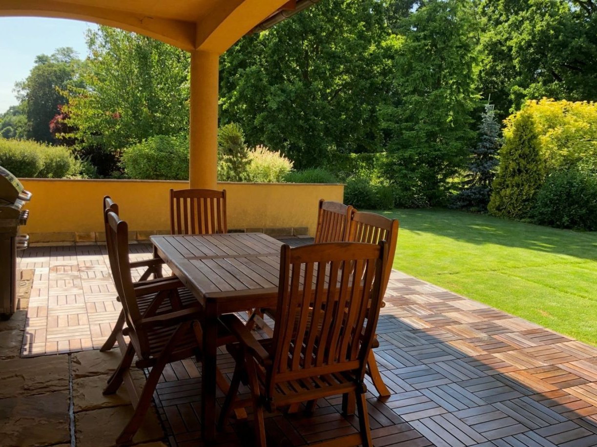 dom parterowy | duża działka | piękny ogród