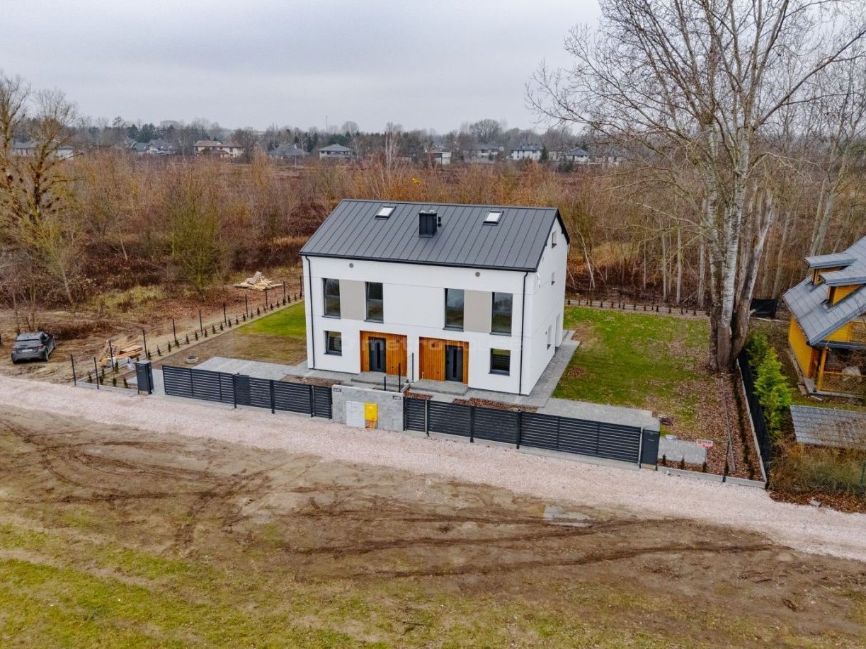 Dom 5 pokoi o podwyższonym stanie Developerskim