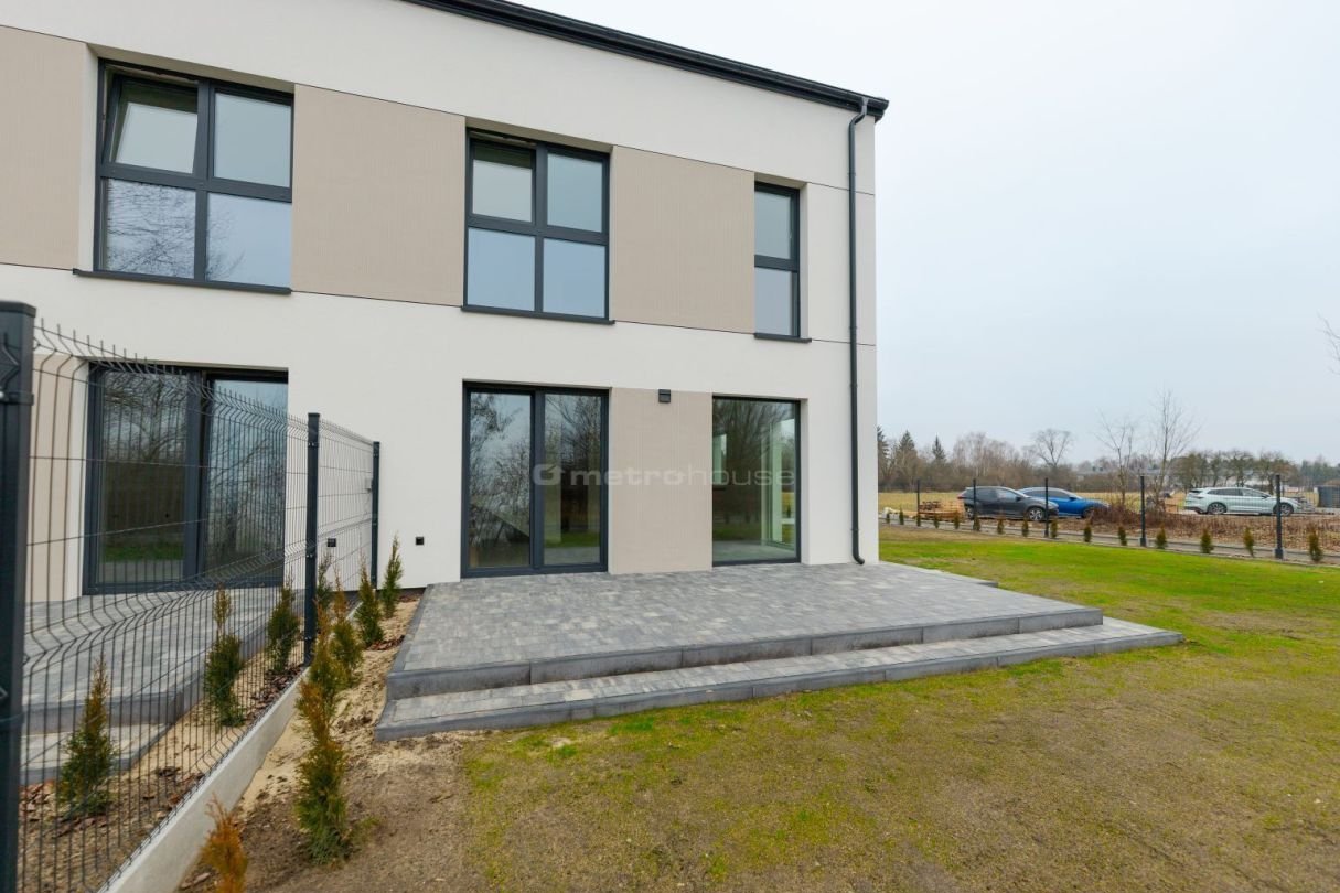 Dom 5 pokoi o podwyższonym stanie Developerskim