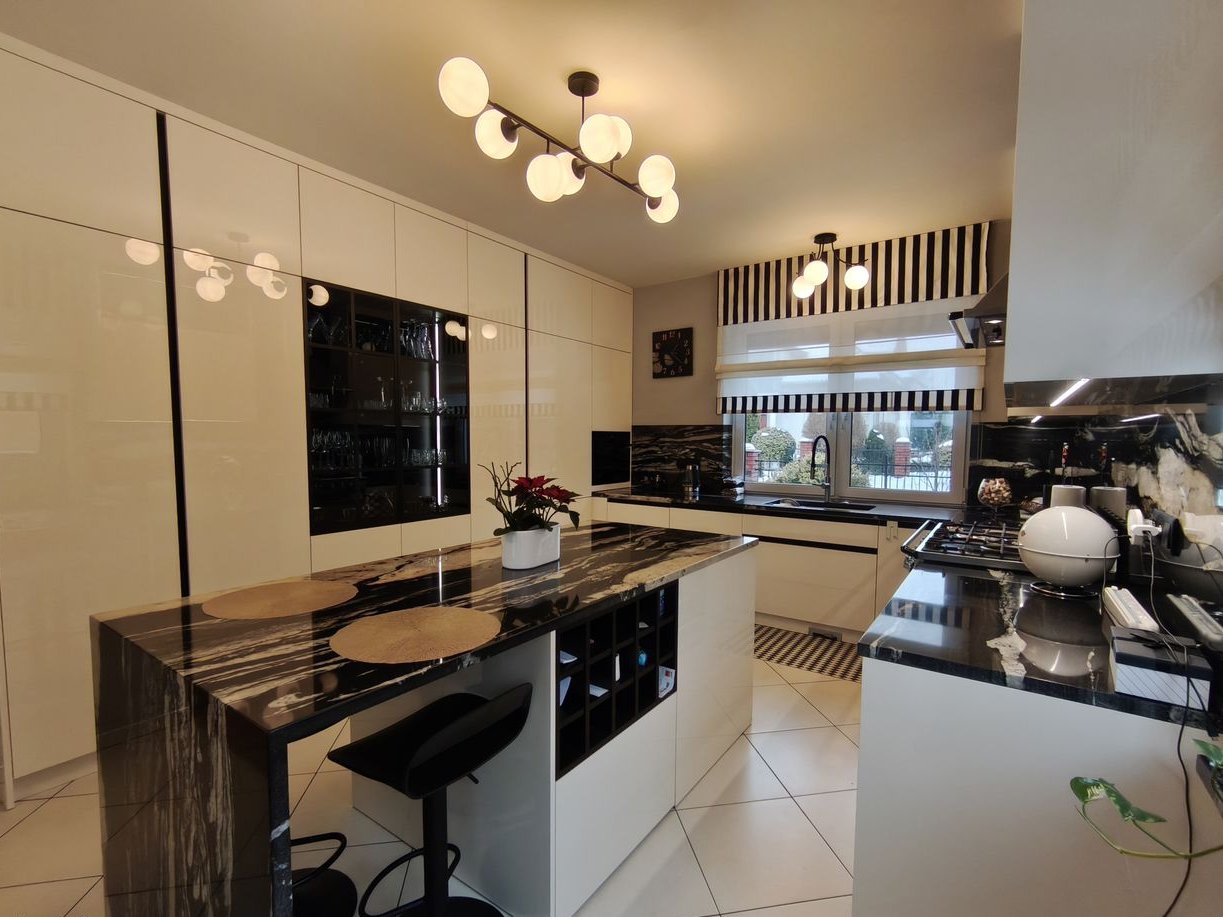 Elegancki dom rodzinny 246 m² | działka 726 m² | garaż 2 auta | Wawer