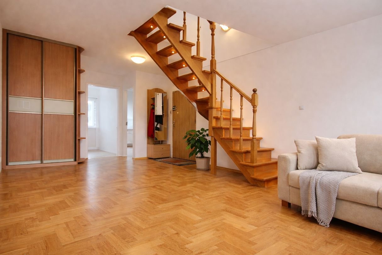 Przestrzeń i komfort – 4 pokoje w cegle