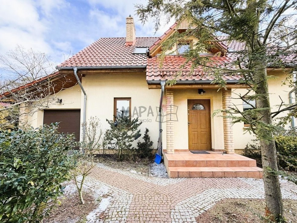 Dom wolno stojący z garażem - topowa lokalizacja!