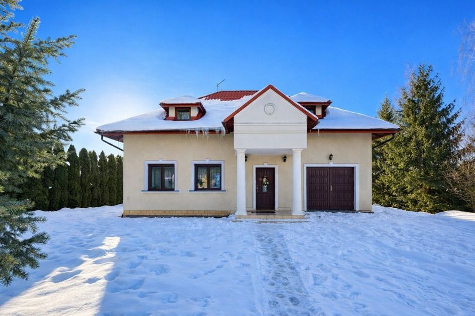 Urządzony dom z garażem na 12arowej działce