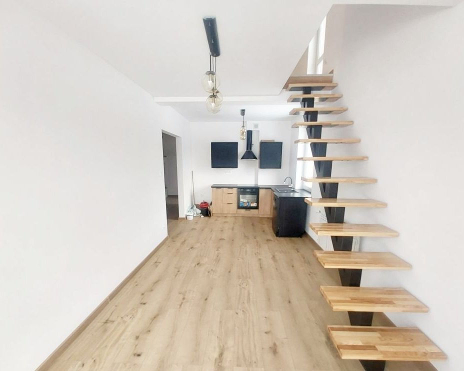 Przestronne 4-pokojowe mieszkanie z balkonem