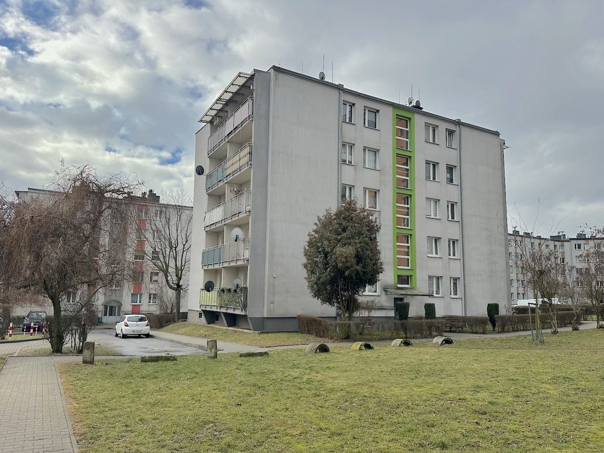 Kawalerka z dużym balkonem | Do remontu | Blisko lasu | Bez prowizji