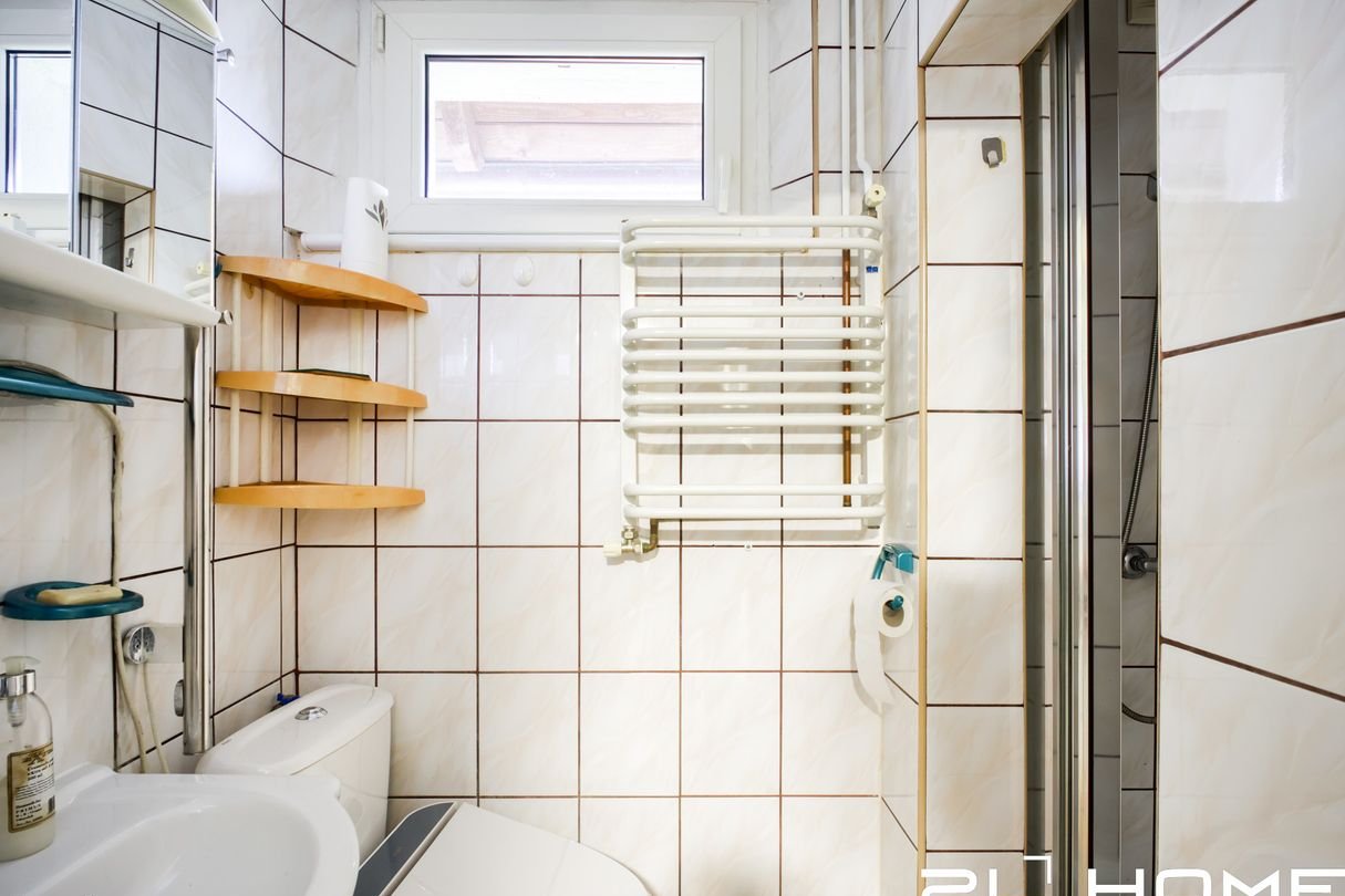 Dom z garażem blisko lasu i jeziora | Garaż w budynku | 40m2