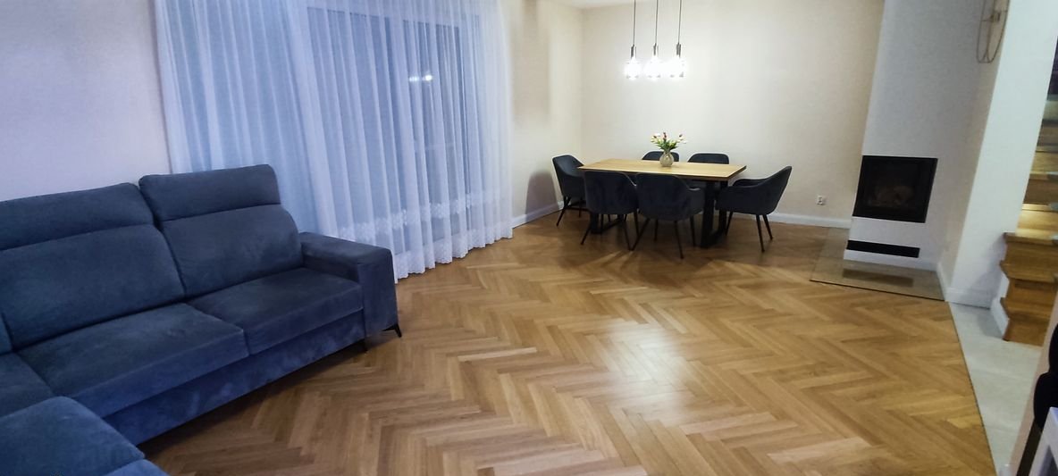 Nowoczesny dom 5 pokoi z garażem w spokojnej okolicy