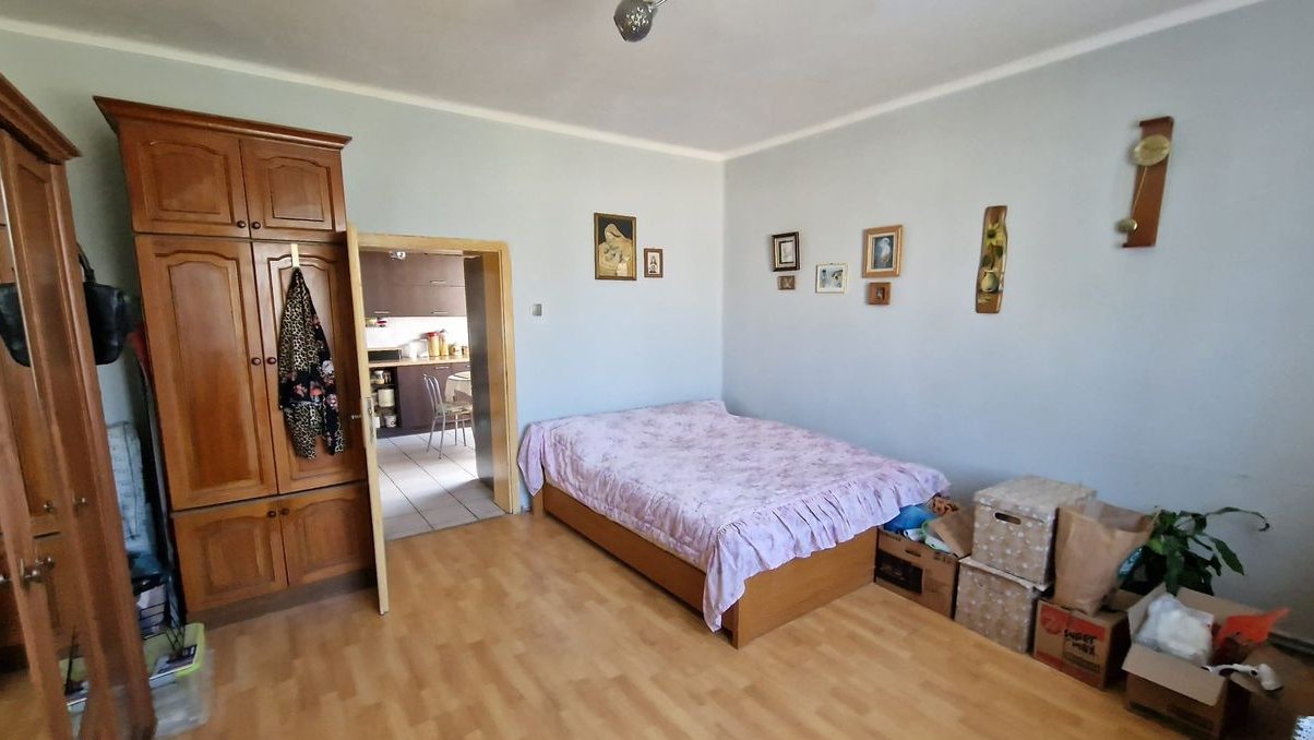 Poręba blisko centrum, parterowy z możliwością adaptacji poddasza