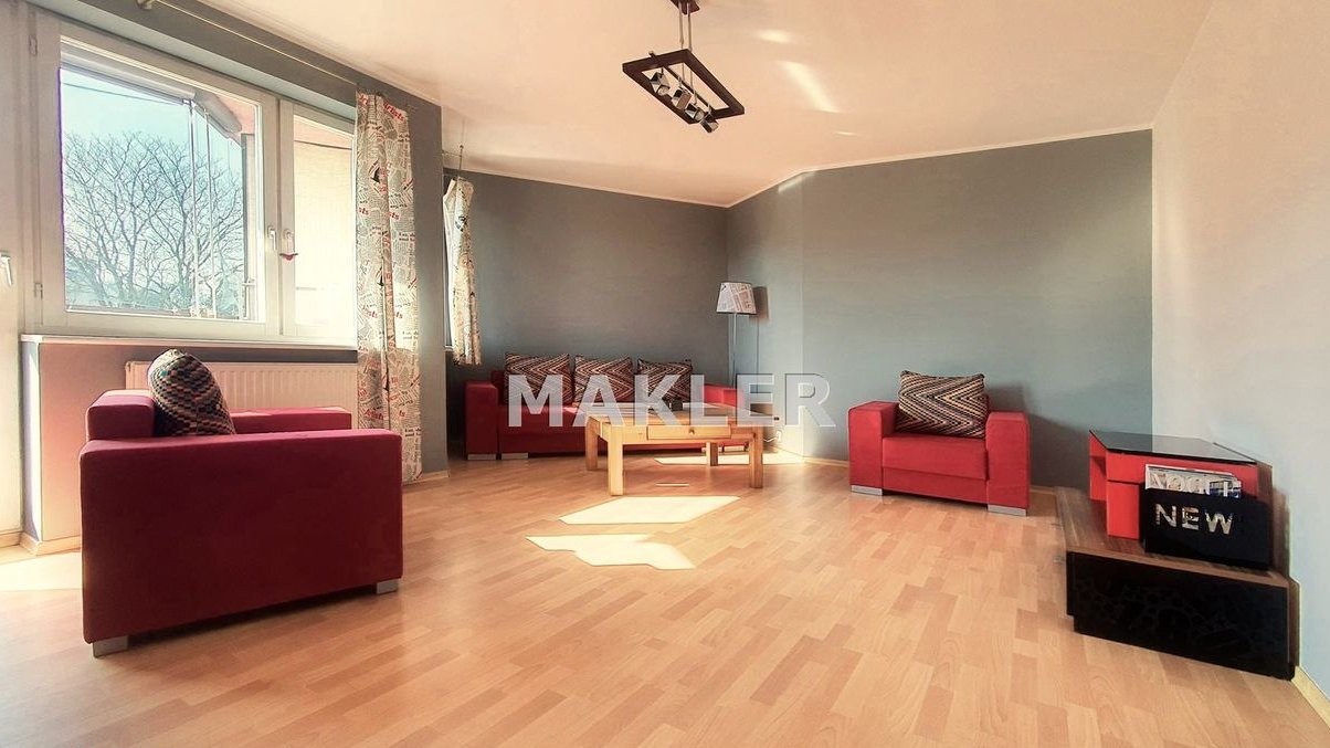 6 pokoi, dwupoziomowe mieszkanie z komórką