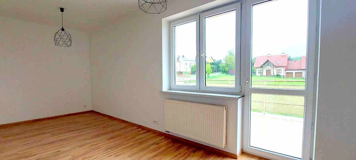 Kawalerka z dużym tarasem, zamykany parking blisko URz