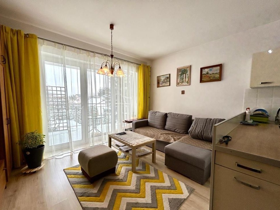 Kawalerka z dużym balkonem- gotowa do wprowdzenia.