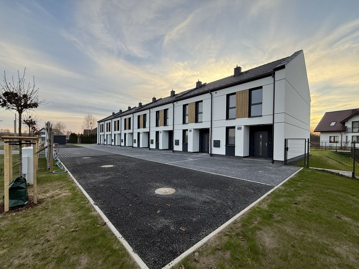 Ostatni dom skrajny | Największy ogród | 5 pokoi | 2 miejsca postojowe