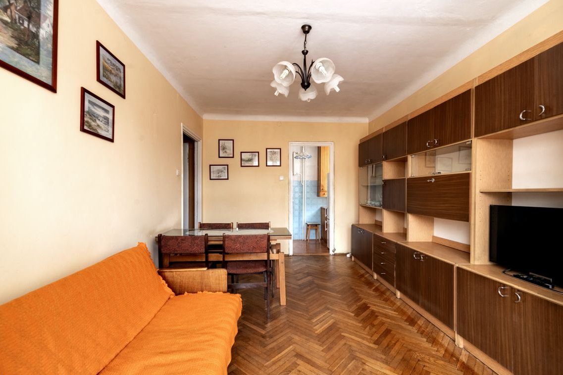 2 pokoje z balkonem przy metrze Słodowiec // do remontu