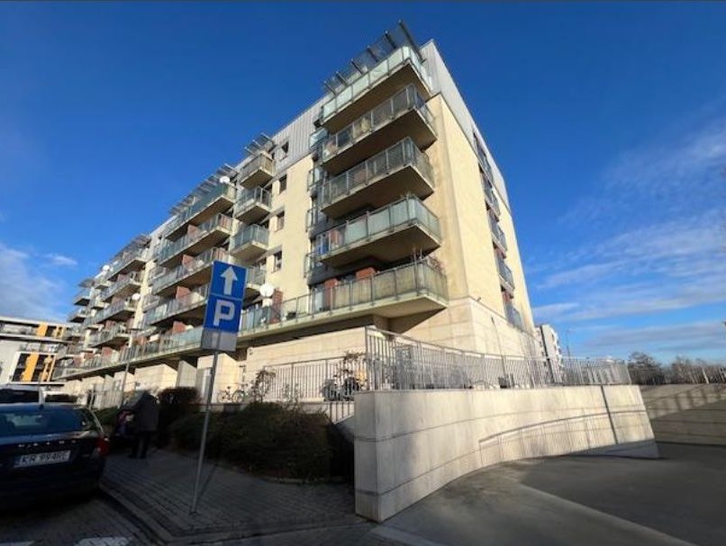 Syndyk sprzeda mieszkanie w Krakowie z garażem i komórką lokatorską