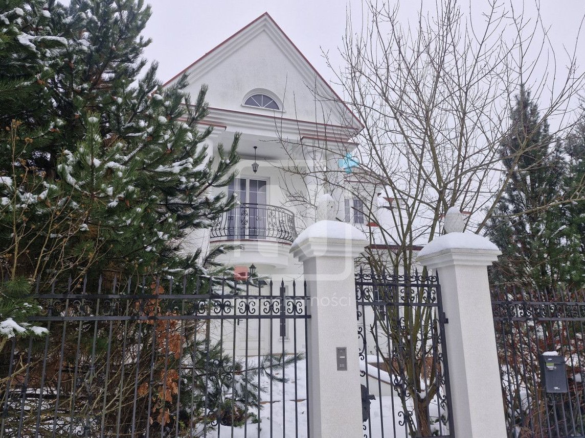 Reprezentacyjna rezydencja w stylu pałacowym | 400