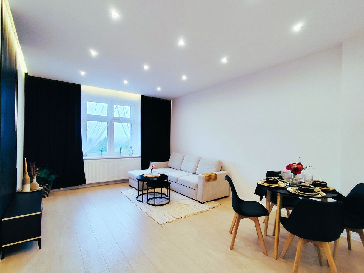 Wyremontowane 2-pokojowe mieszkanie z niskim czynszem!! BEZ PROWIZJI