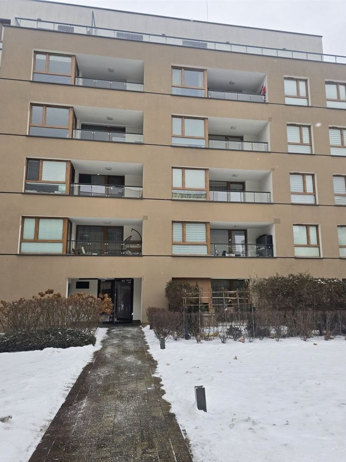 Piękny apartament z garażem i komórką