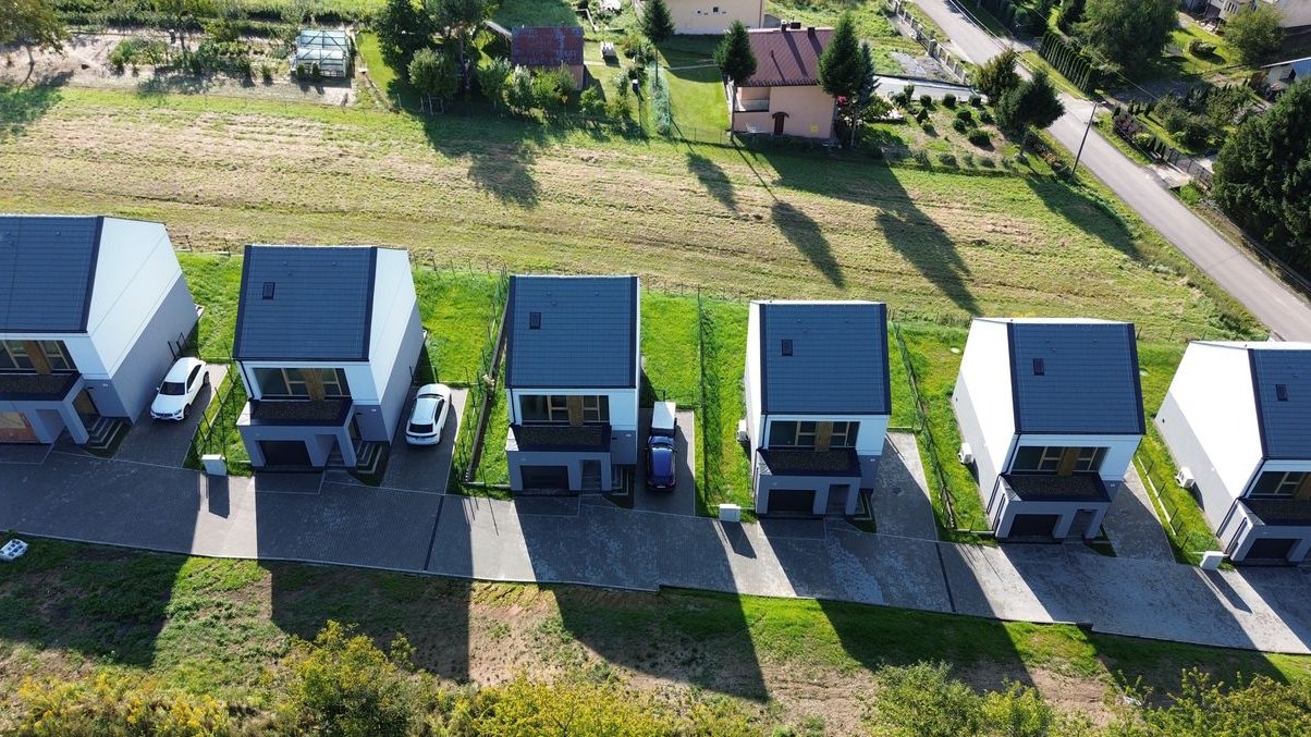 Gotowe domy z garażem i ogrodem | rekuperacja i ogrzewanie podłogowe