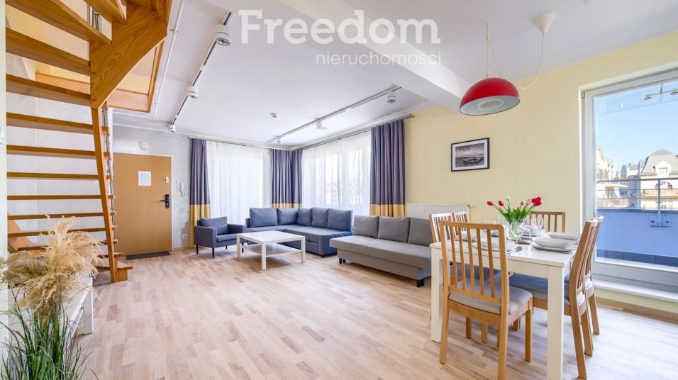 8 osobowy Apartament Spa, Garaż, Promenada, Morze.